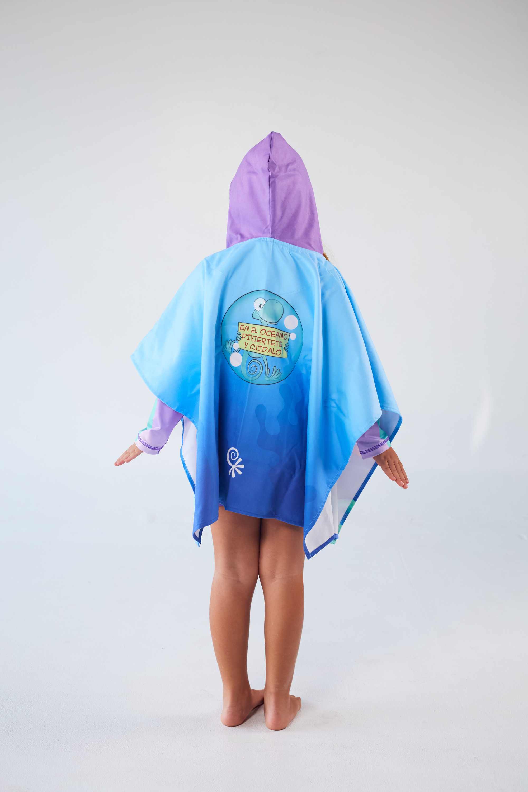 Toalla Poncho Cuadrada Niña Caballito de Mar – Morado/Turquesa