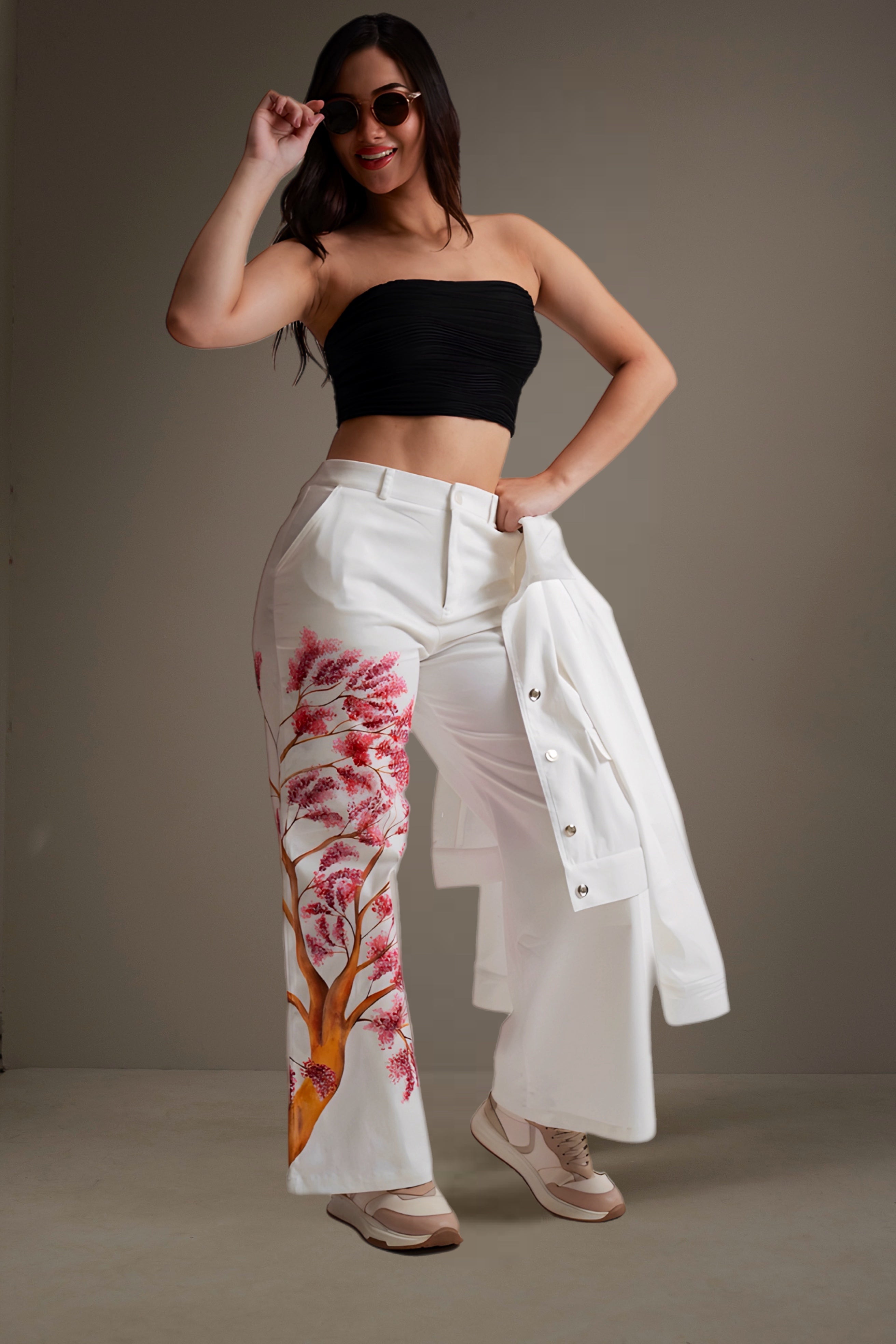 Pantalón con diseño Cerezo Rosado de color Blanco elaborado en 95 % ALGODÓN - 5 % ELASTANO/LICRA/SPANDEX de la marca ALISSA