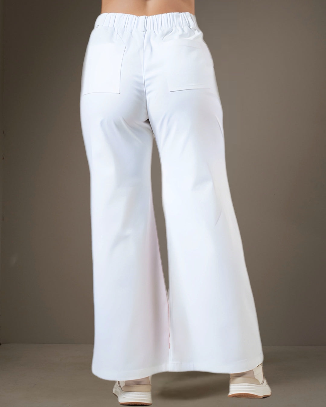 Pantalón con diseño Flor de Naranja de color Blanco elaborado en 95 % ALGODÓN - 5 % ELASTANO/LICRA/SPANDEX de la marca ALISSA