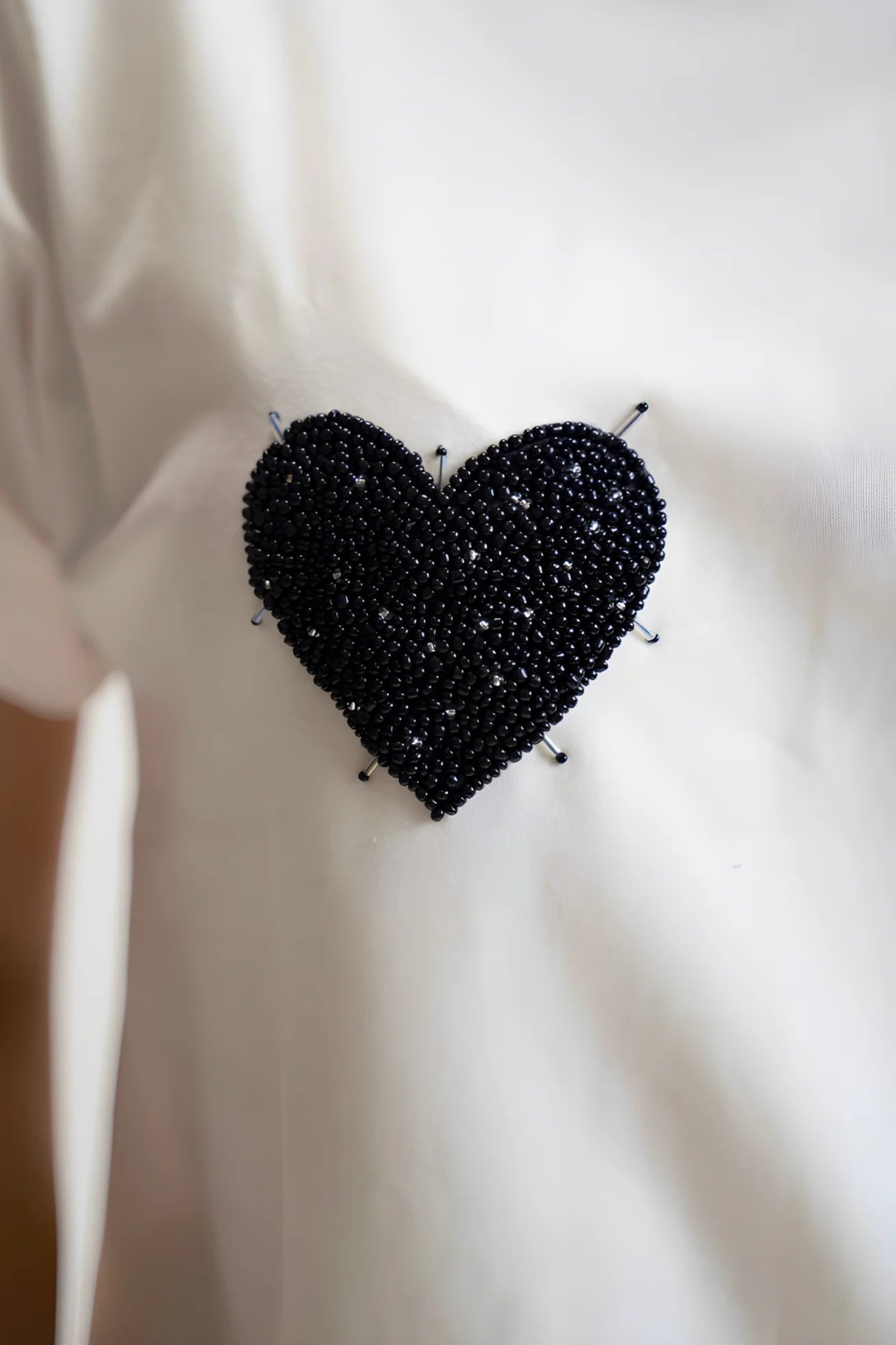 Camisa con diseño Negro Corazón elaborado en 100% ALGODÓN de la marca ALISSA