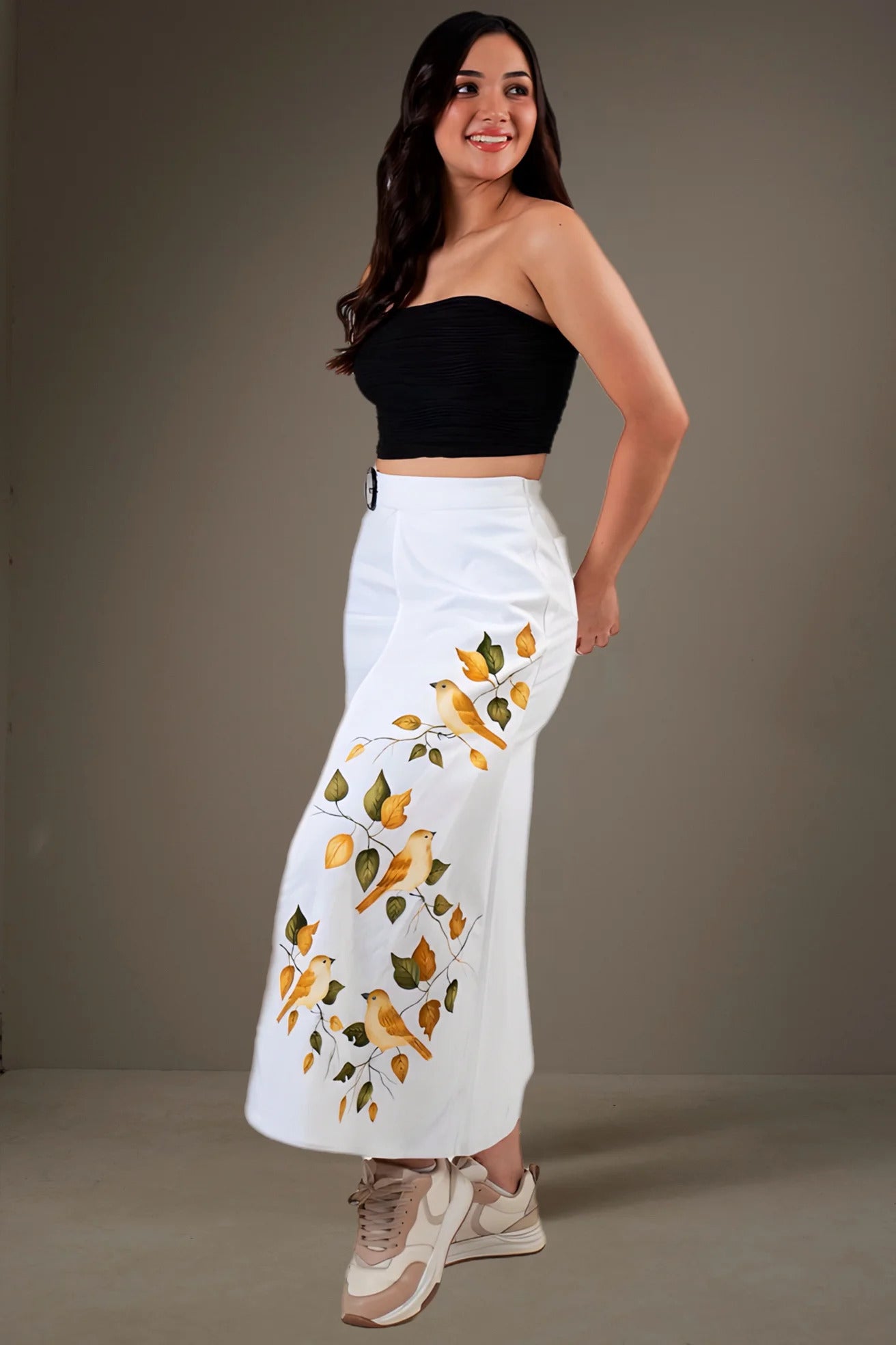 Falda Larga Irregular con diseño Painted Birds de color Blanco elaborado en Drill de la marca ALISSA