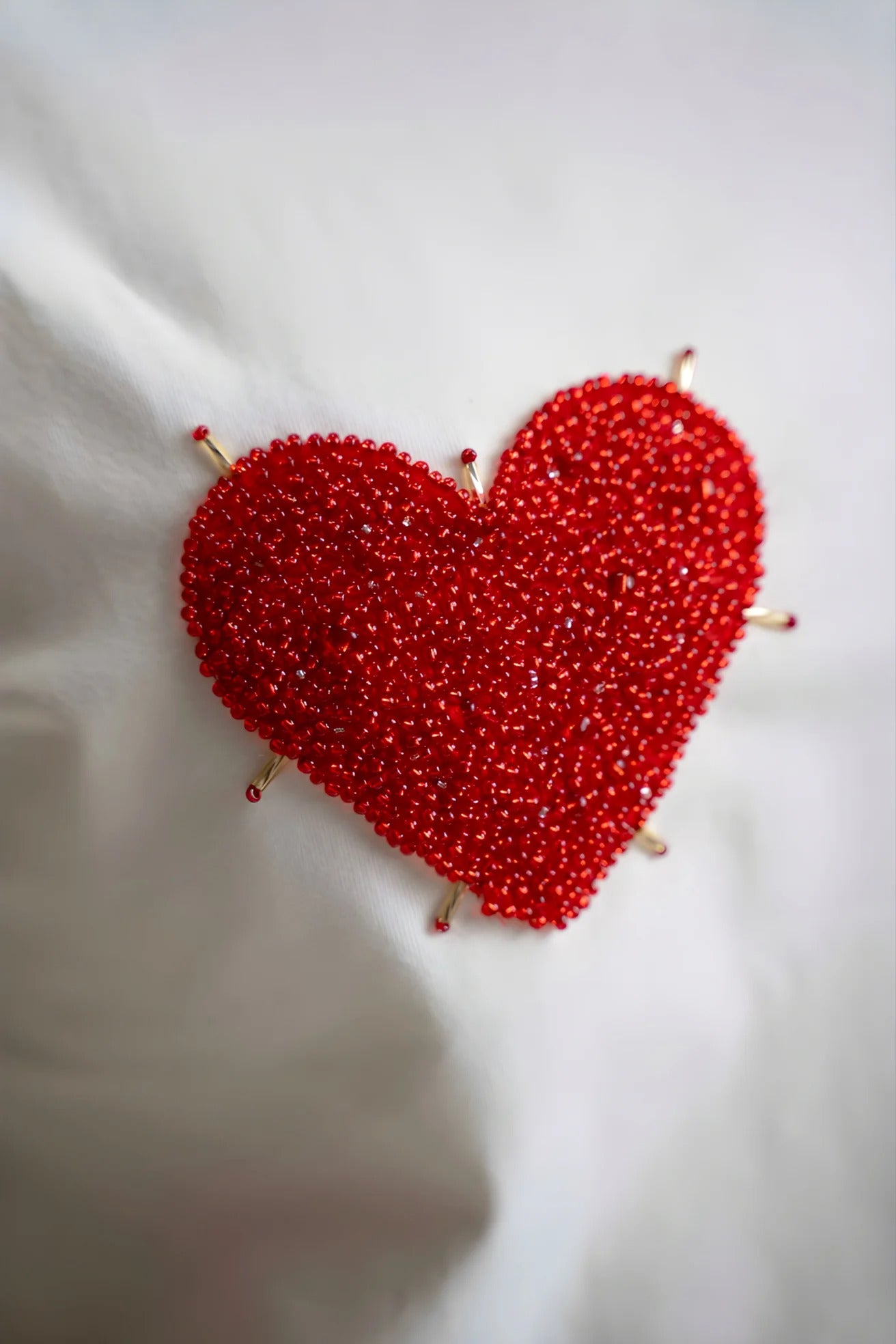 Camisa con diseño Rojo Corazón Rojo elaborado en 100% ALGODÓN de la marca ALISSA