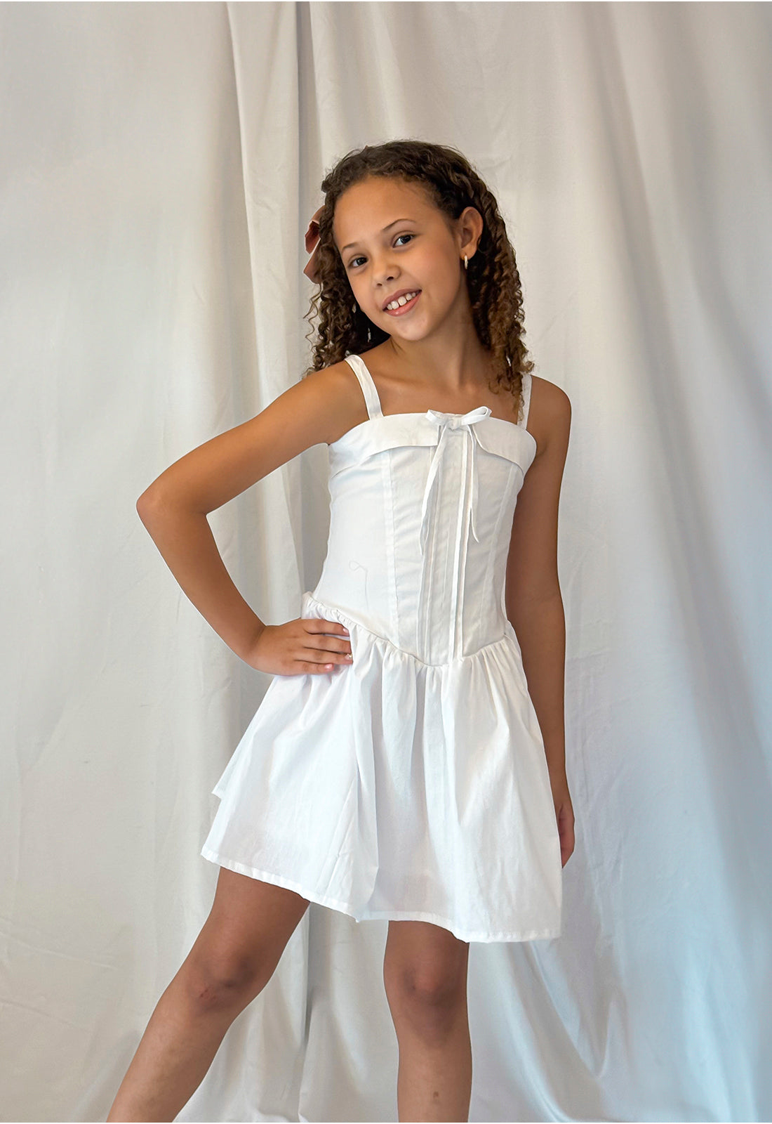 Vestido Milli con diseño Corto de color Blanco elaborado en TELA TIPO POPELINA 100% ALGODON  de la marca MAMAMIAGIRLS