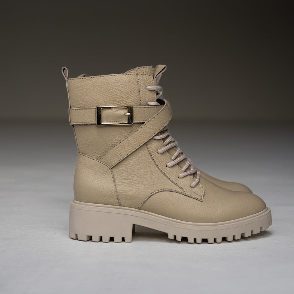 Botines Sienna elaborado en Exterior 100% cuero / Suela 100% caucho natural / Forro: 15% - Cuero: 75% / Plantilla 100% espuma de la marca MOWMA