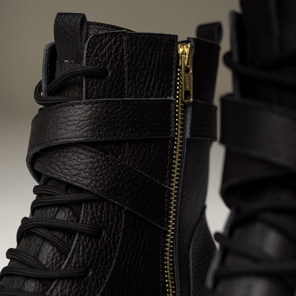 Botines Sienna elaborado en Exterior 100% cuero / Suela 100% caucho natural / Forro: 15% - Cuero: 75% / Plantilla 100% espuma de la marca MOWMA