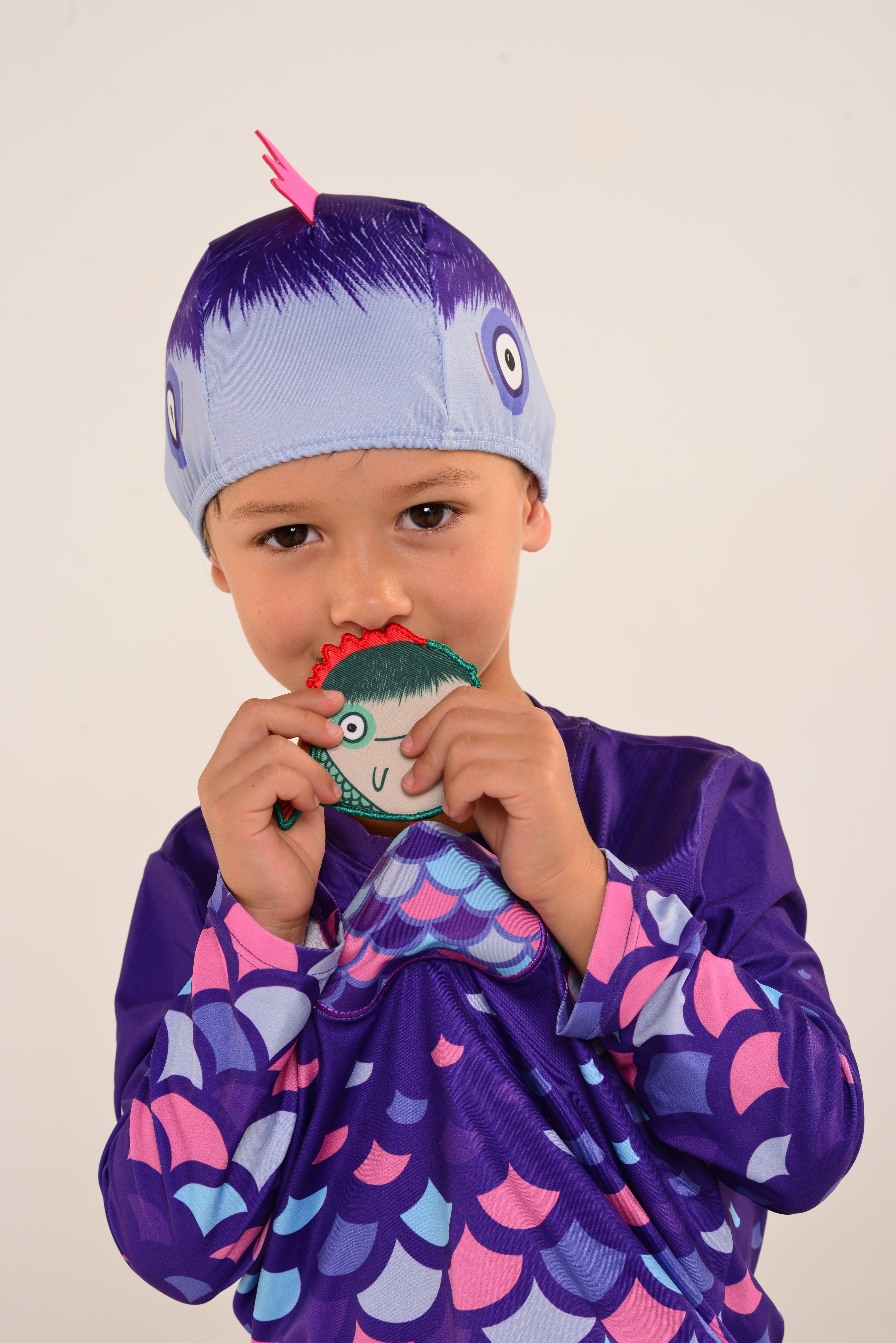 Gorros de Baño elaborado en TELA RECICLADA PET de la marca PIRAÑA MUECA
