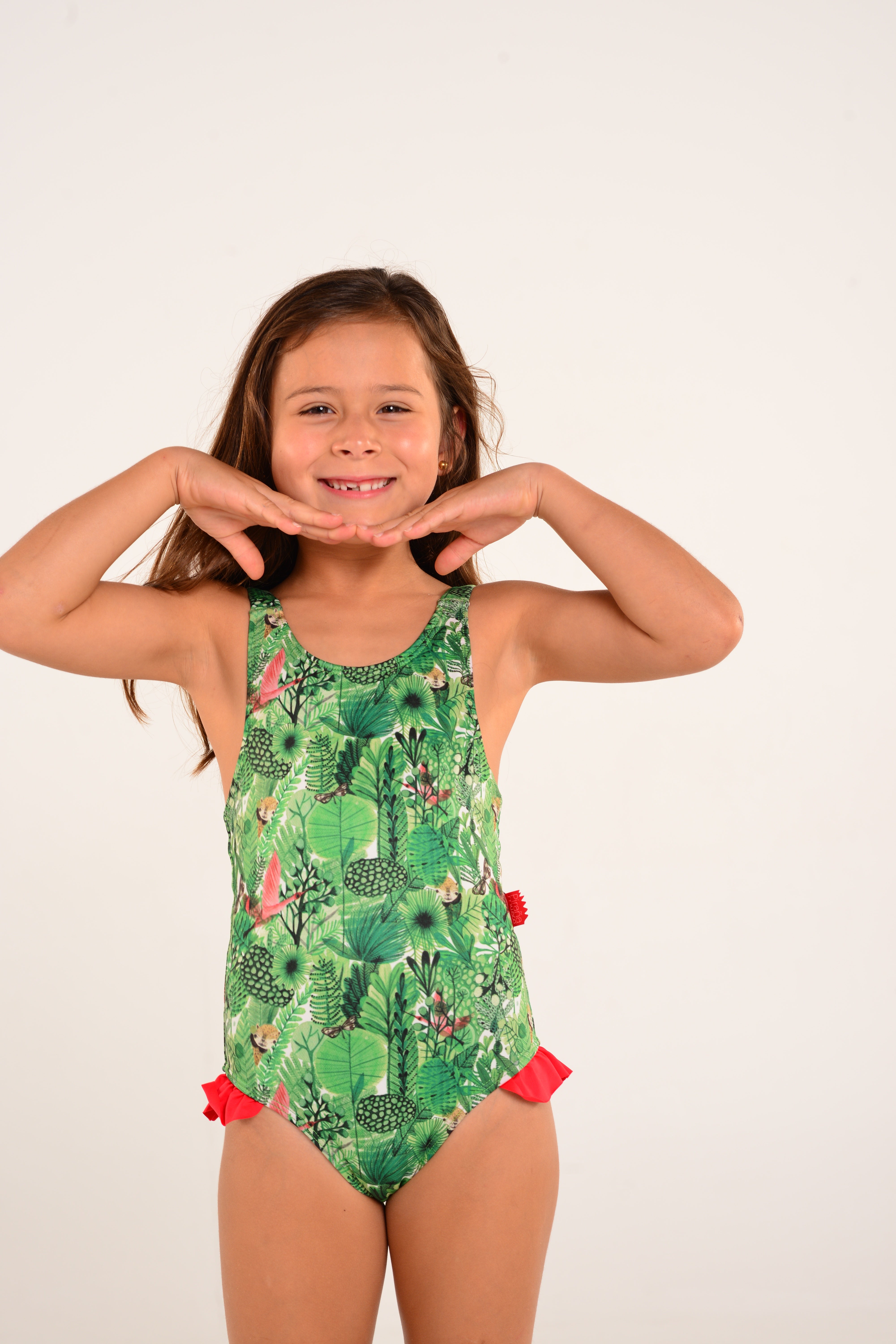 Vestido de Baño elaborado en TELA RECICLADA PET de la marca PIRAÑA MUECA