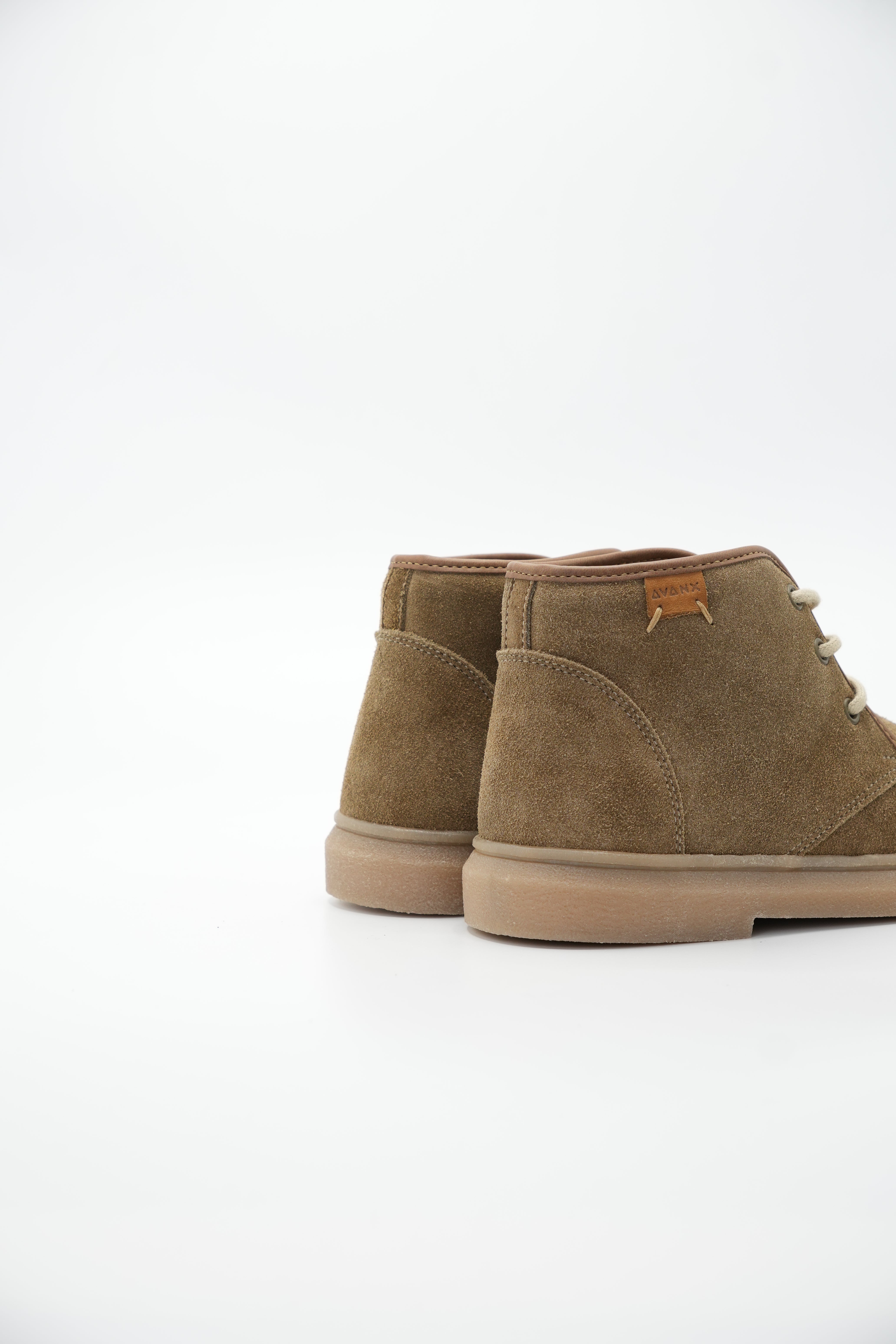 Botas Venecia elaborado en Capellada: Cuero Gamuza
Forro:Textil
Plantilla: Eva
Suela: T.R. de la marca AVANX