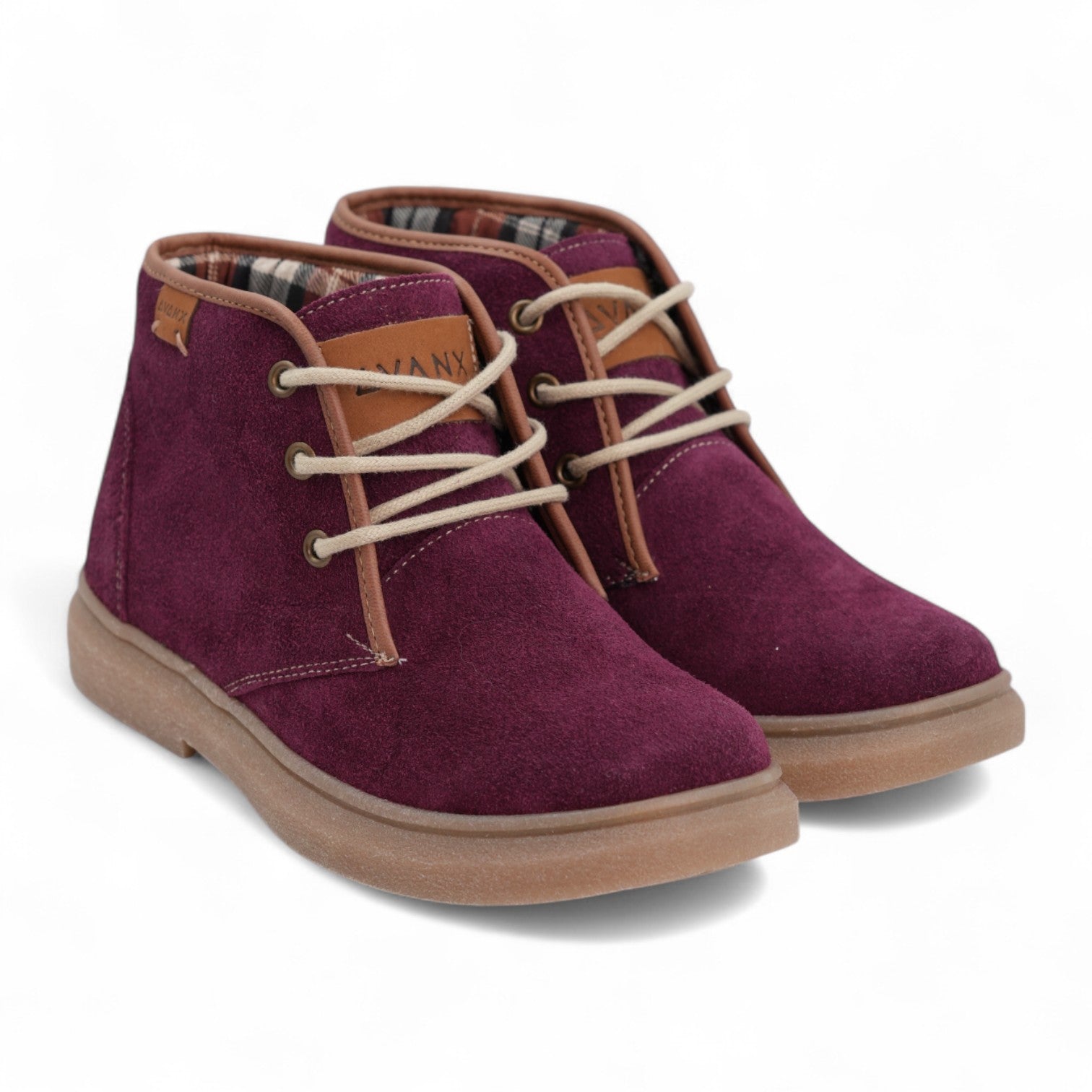 Botas Venecia elaborado en Capellada: Cuero Gamuza
Forro:Textil
Plantilla: Eva
Suela: T.R. de la marca AVANX