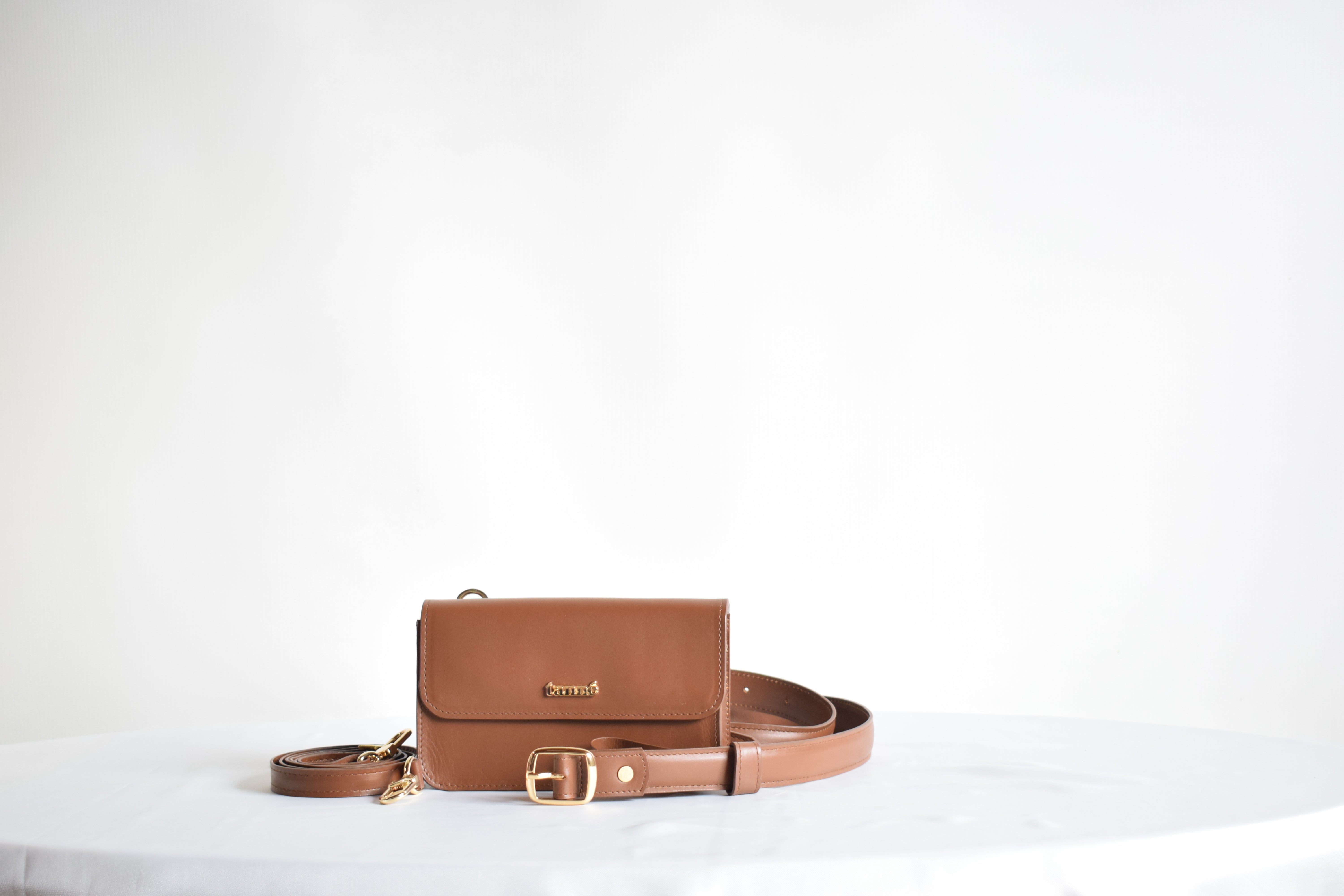 Bolso canguro  de la marca TANNÉ