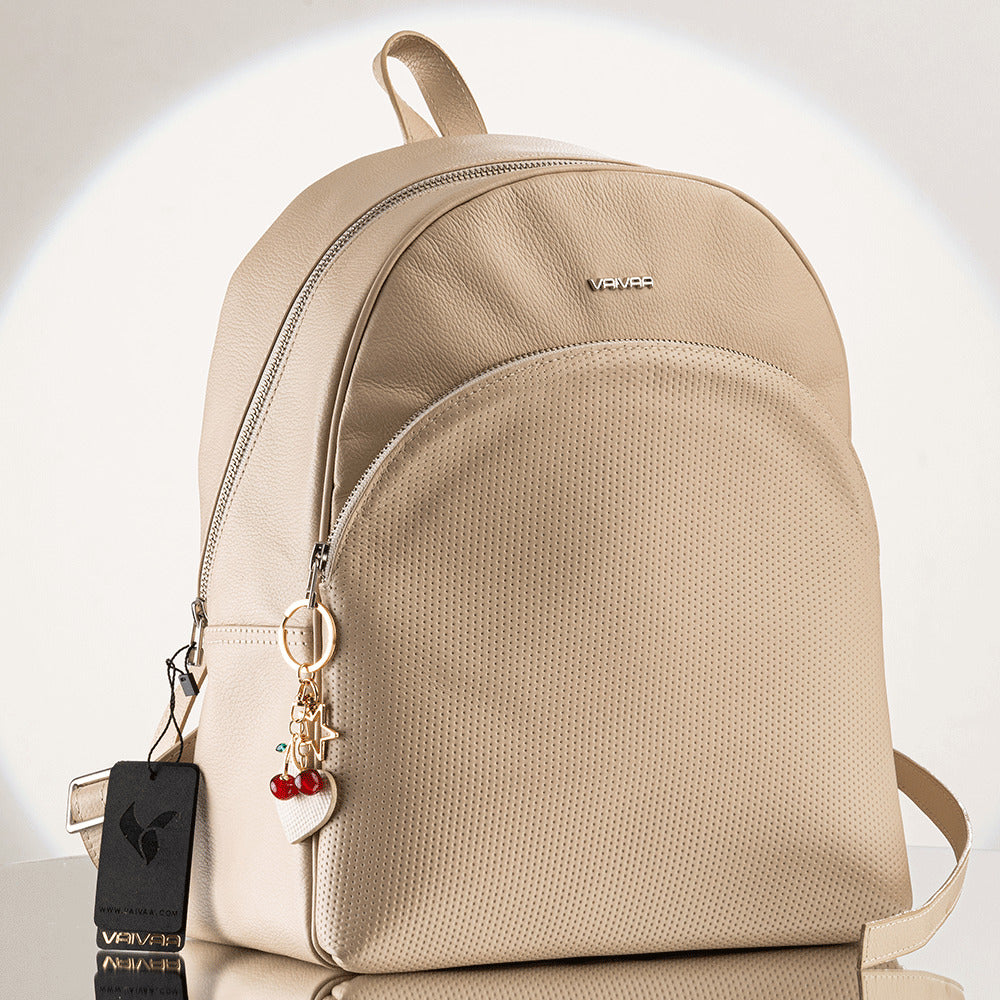 Bolso mujer elaborado en EXTERNO: 20% POLIÉSTER. 80% CUERO VACUNO
FORRO: 100% POLIÉSTER de la marca VAIVAA