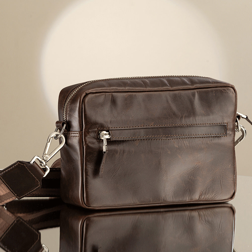 Manos libres hombres elaborado en EXTERNO: 20% POLIÉSTER. 80% CUERO VACUNO
FORRO: 100% POLIÉSTER de la marca VAIVAA